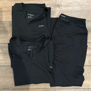 3-piece Jaanuu Scrub set